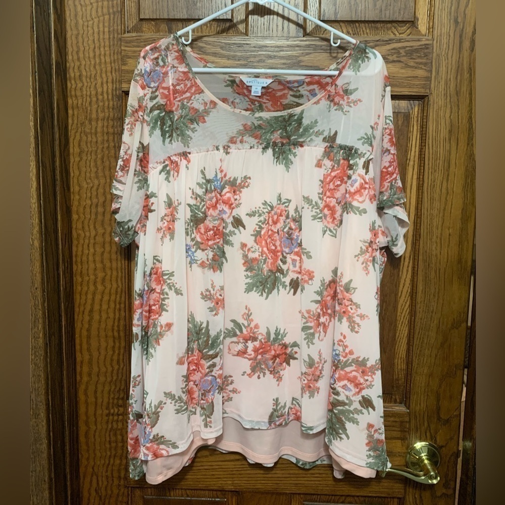 Boutique pale pink floral blouse. Size 3X